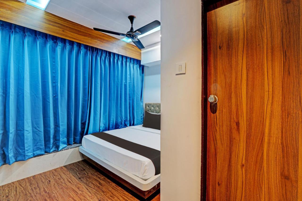 Collection O Hotel Swarg Surat Buitenkant foto